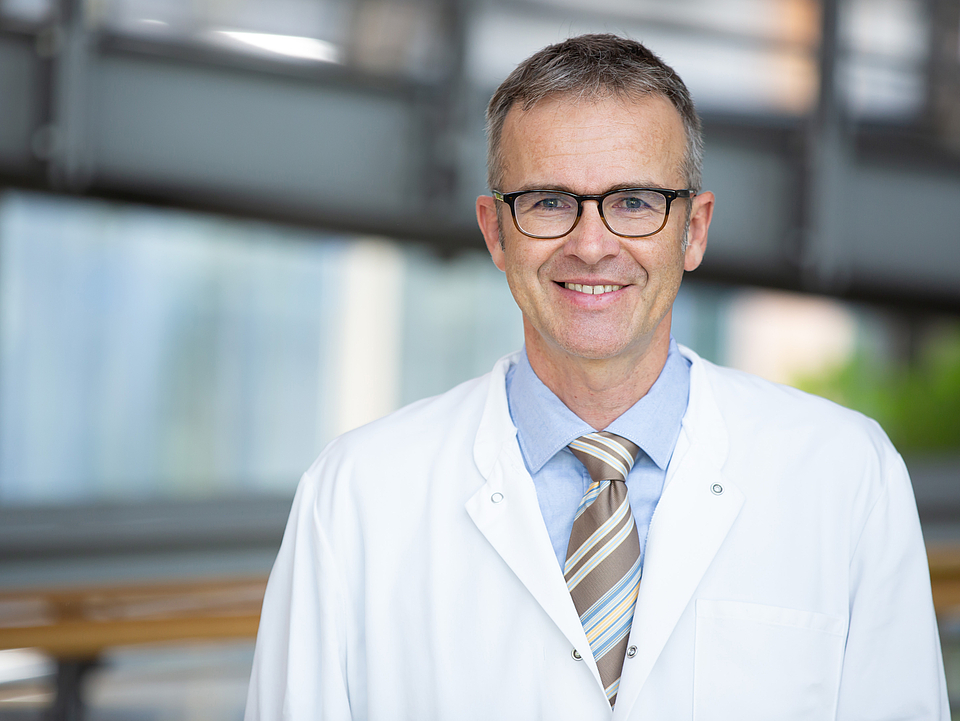 Dr. Bensch