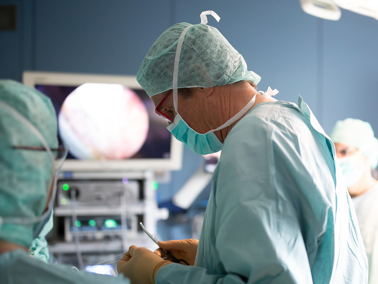 Chirurgen bei einer Operation